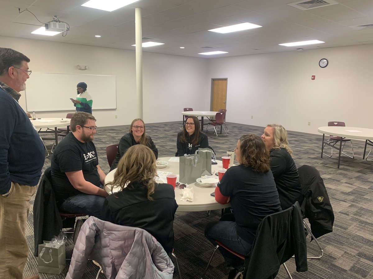 JeffHersh261's tweet photo. @USD261 Had the privilege of hosting an incredible group of @KTOY2022 teachers.  @dougand32 and @MrJDitton shared the great things happening in Haysville Public Schools!  #greatteachers #usd261derful https://t.co/tv6smVNSBY