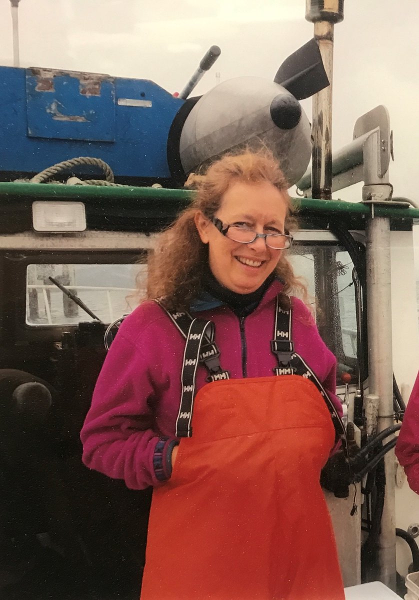 SERCinvasions's tweet photo. #MeetAnInvader Linda is also our #PlateWatch coordinator! She runs a #CitizenScience project on the west coast utilizing the same plates we use in our standardized surveys. Based primarily in Alaska, volunteers take photos of plates & help us look for #non-native species! π€ https://t.co/1Oa1SjVVwV