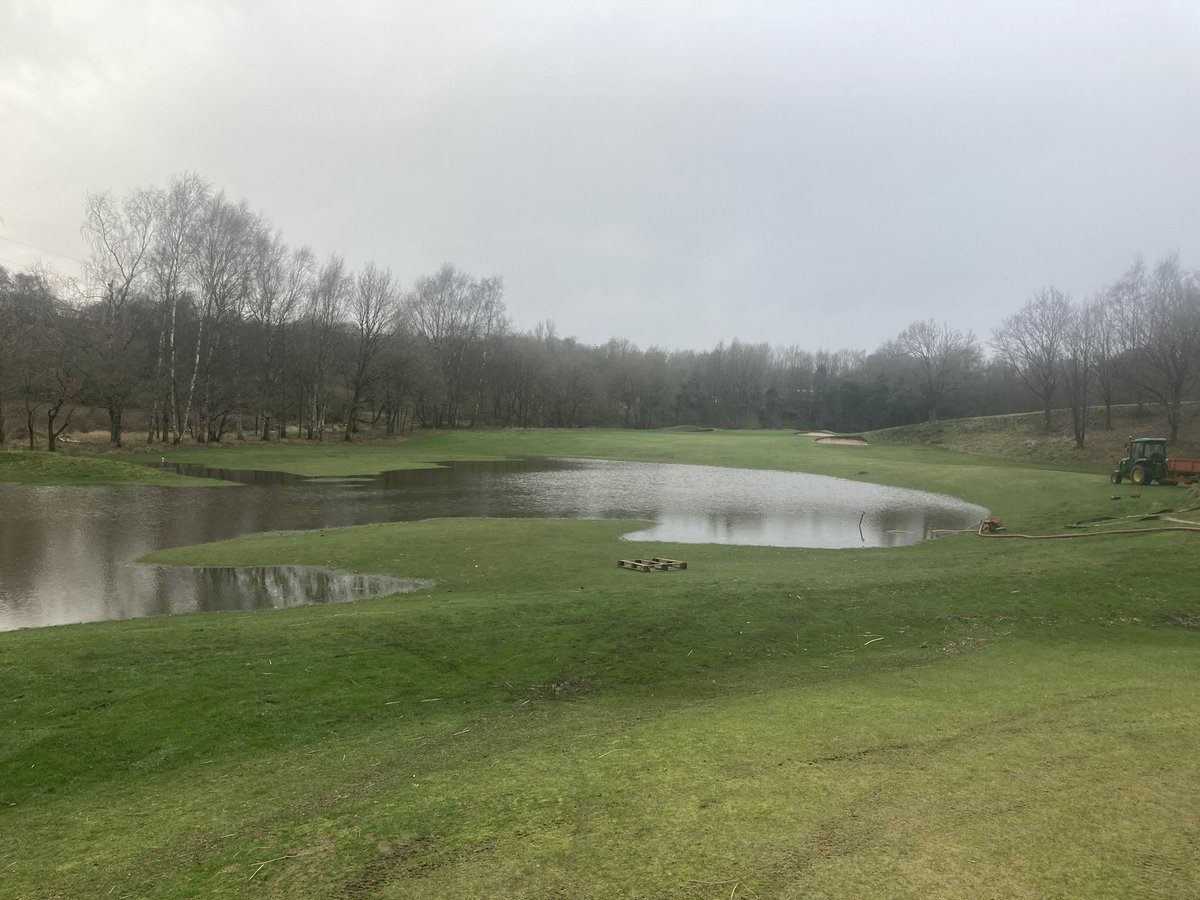 RVGCgreens's tweet photo. Starting to see grass after another days pumping 👌🏻 huge thanks to @bendennehy_ for the late shift keeping the pumps going for as long as possible 💪💪 amazing team effort after the storms @ReddishValeGC https://t.co/zbDTgXhjUU