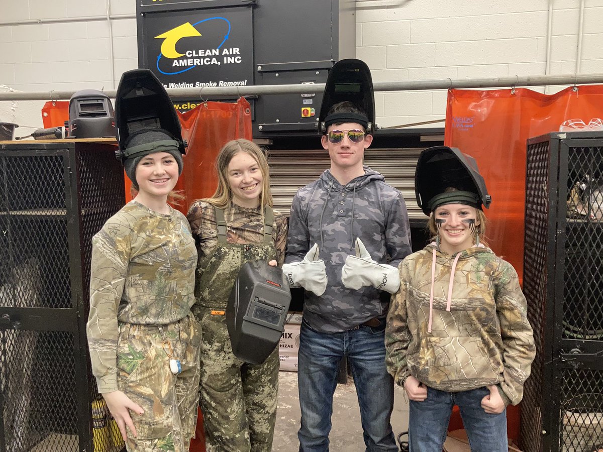 wcsFvHSwh's tweet photo. Camo Day for FFA week and arc welding today in AgScience! https://t.co/C3wk1viA82