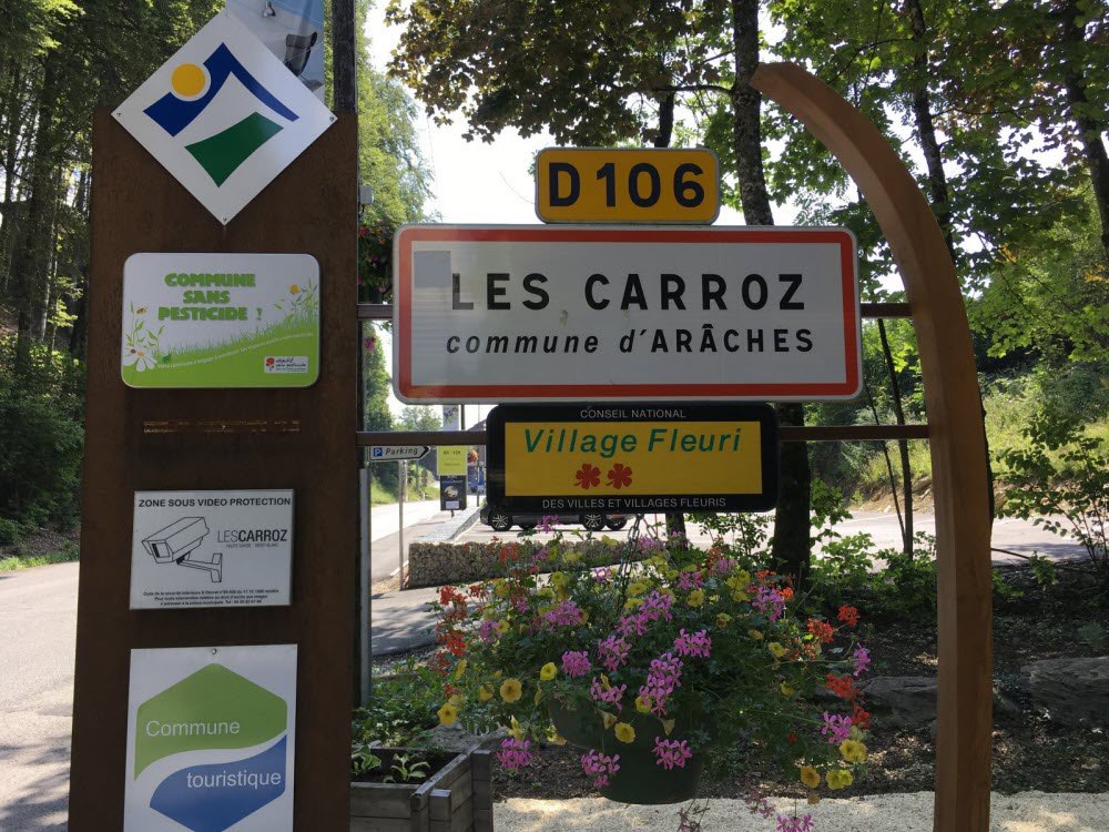 MarcHillman2024's tweet photo. Alors, j’ai le bonheur de vous annoncer que le congrès des gens qui savent rester sur leurs gardes, se montrer discrets et ne pas faire de vagues se tiendra à Carroz. https://t.co/0lQONnAL4b