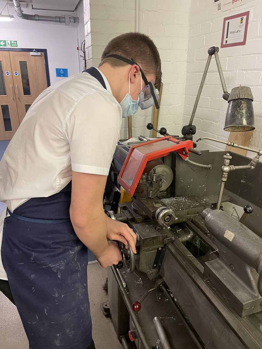 Old school manufacturing as our manufacturing engineer makes our axles.

#f1schools #f1inschools #f1inschoolsuk #stem #steminschool #motorsport #car #race #f1is #llgf1is #competition #racing #folios #sponsor #school #schoolcompetition #metalwork #axels #team @f1inschoolsuk