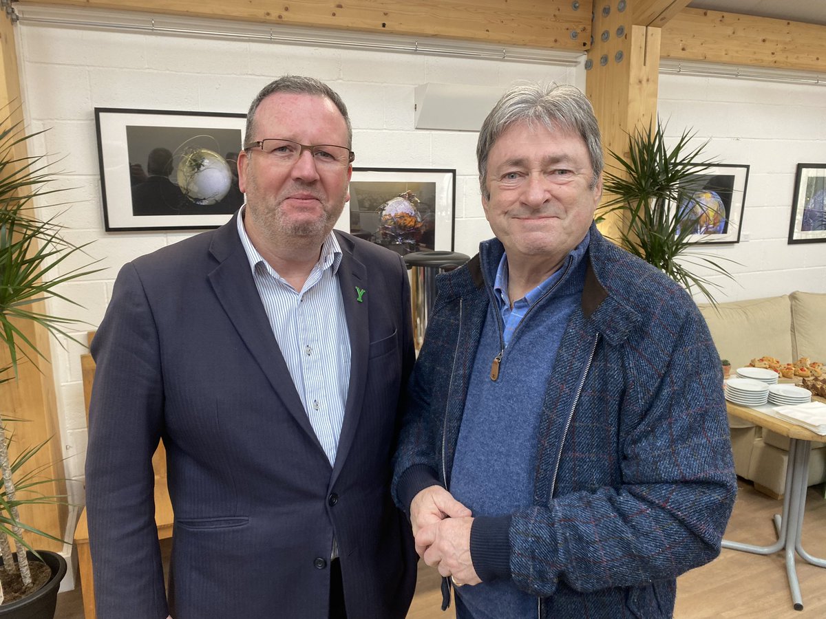 Good to meet <a href="/TitchmarshShow/">Alan Titchmarsh</a> up at <a href="/Horticap/">Horticap</a> this morning. Thanks for the invite <a href="/philairey/">The Yorkshire Gardener</a> and great to see the place buzzing and coming back to life and the students back enjoying themselves 👍 #Harrogate #gardening  #charity