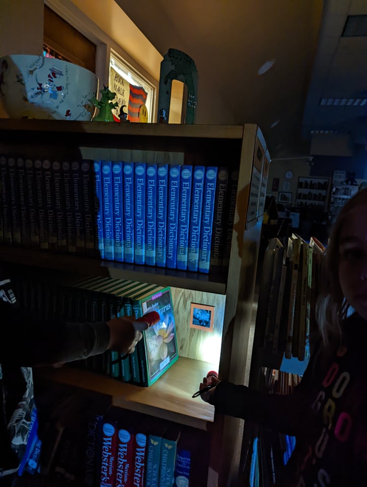 USD305's tweet photo. RT @usd305libraries: From Coronado Library: Kindergarten students searched for nocturnal animals after reading Night Animals.  They had so much fun! ❤️ #Why305 #305Libraries https://t.co/WwzADHOOoF