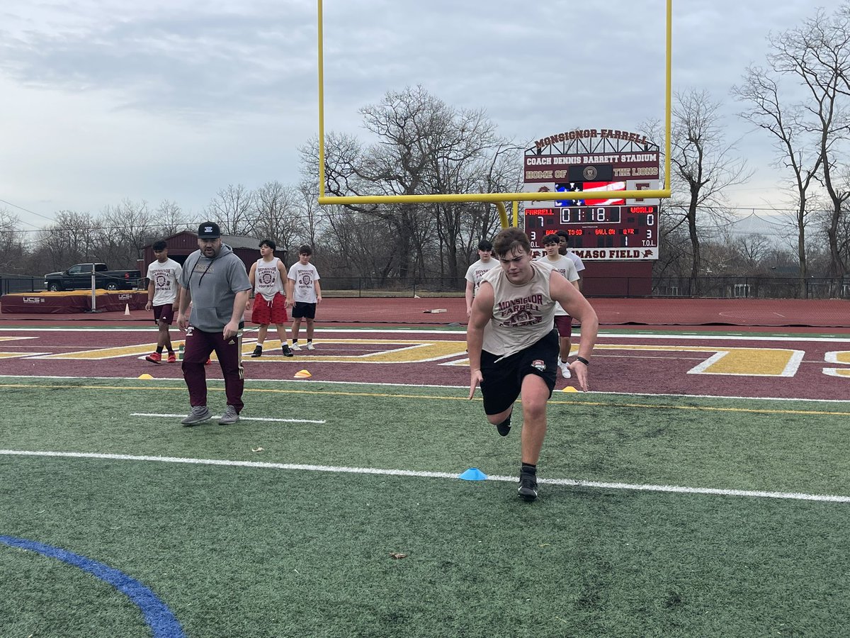 Coach_Schmidty's tweet photo. Phenomenal Day at the Lions Den with a group of Young & Hungry Farrell Lions. COMPETE COMPETE COMPETE #NoWeightRoomNoProblem #Farrell #VirFi @MsgrFarrellFB https://t.co/zbQzbhJqDz