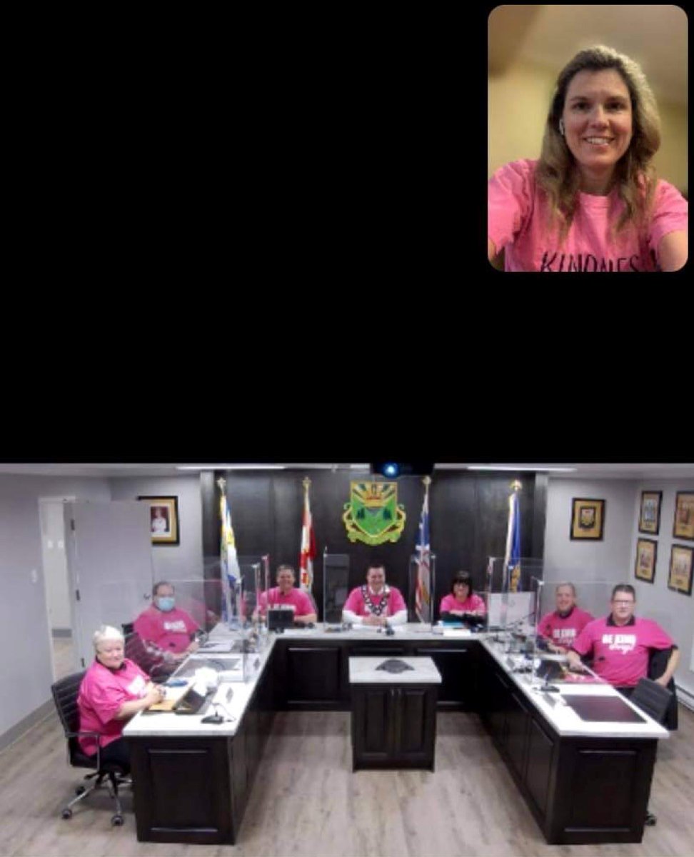 PasadenaPlace's tweet image. Please join with our staff and council today as we wear pink for #pinkshirtday.  Let’s lift each other up by working together, embracing our differences, and treating others with dignity and respect.  #LiftEachOtherUp year-round. Kindness matters every day.