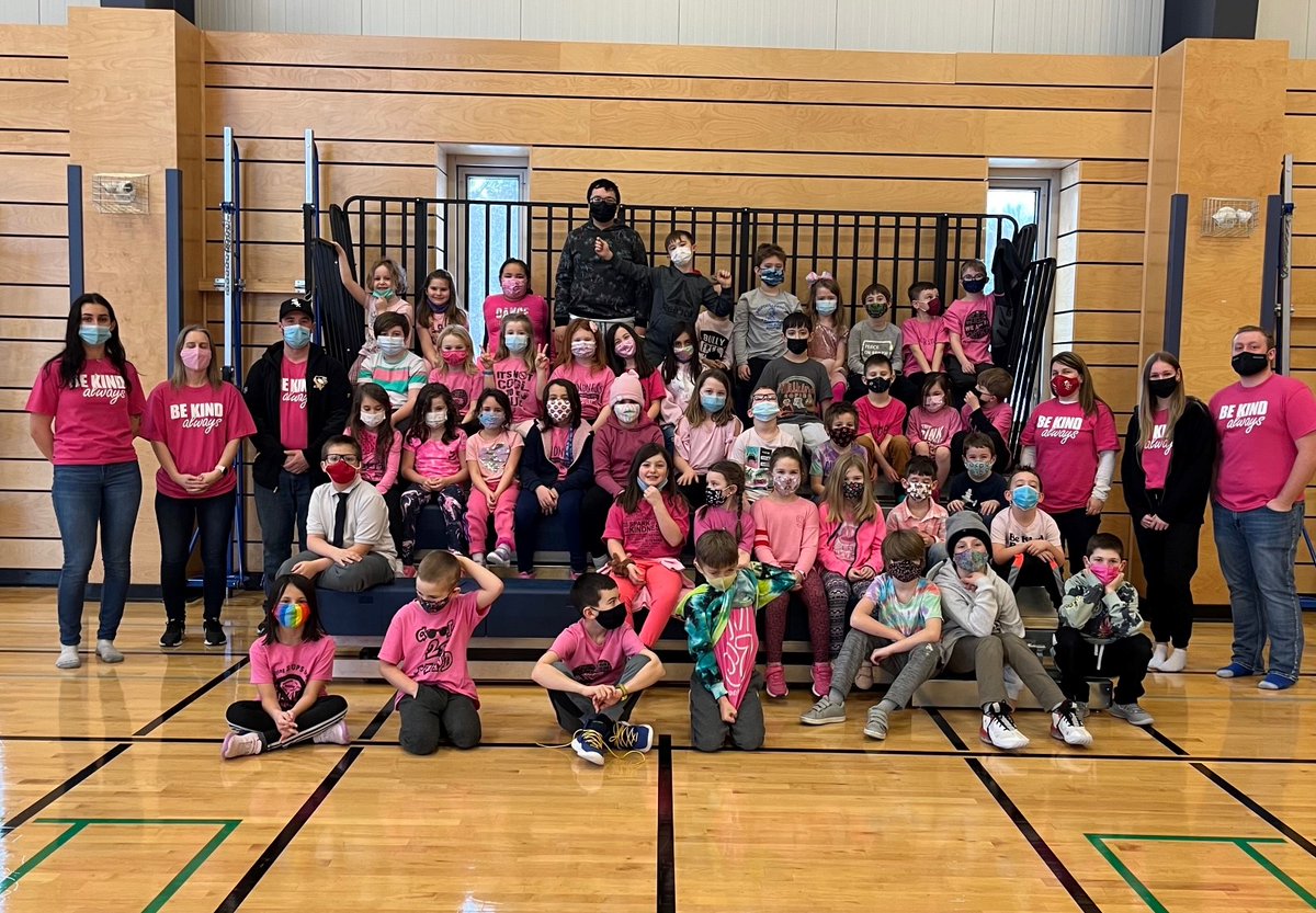 PasadenaPlace's tweet image. Please join with our staff and council today as we wear pink for #pinkshirtday.  Let’s lift each other up by working together, embracing our differences, and treating others with dignity and respect.  #LiftEachOtherUp year-round. Kindness matters every day.