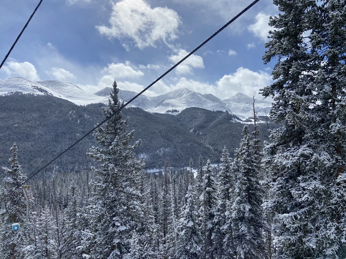 ski_dao's tweet photo. Finding zen in this powder morning @ Copper Mtn, hunting stashes with the @ski_dao crew in the East Village area https://t.co/m6bscI2MEV