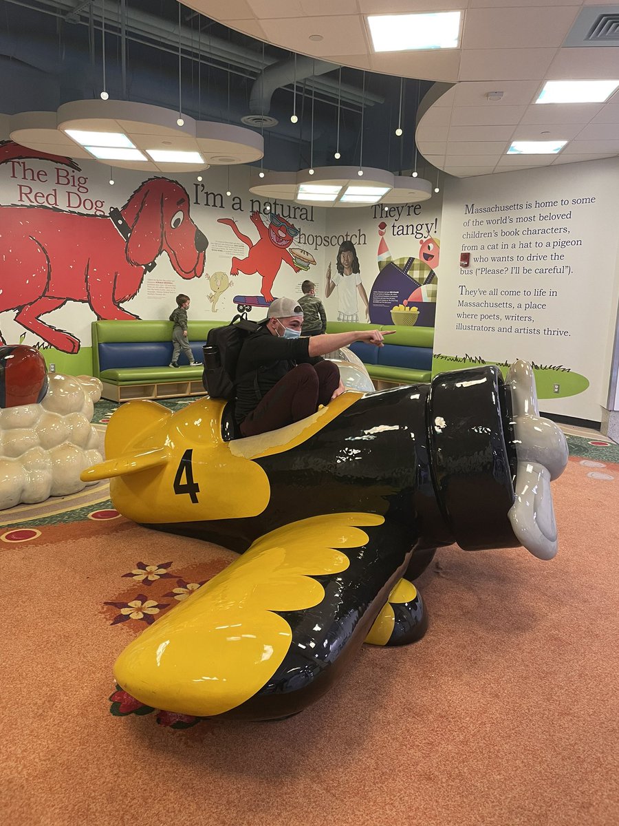 Although our flight was delayed we will find a way to get to #ACTRIMS2022. @StevenPike_PIN <a href="/NeuronswithNora/">Nora Welsh</a> <a href="/DartmouthNeuro/">Integrative Neuroscience at Dartmouth (IND)</a>