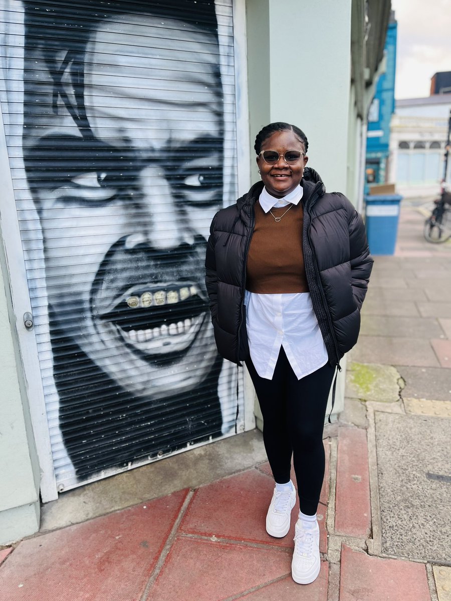 AjoaMorgan's tweet photo. Just show your teeth like the image beside me.That’s all!!!😬😬😬 https://t.co/WDCAC55kmq