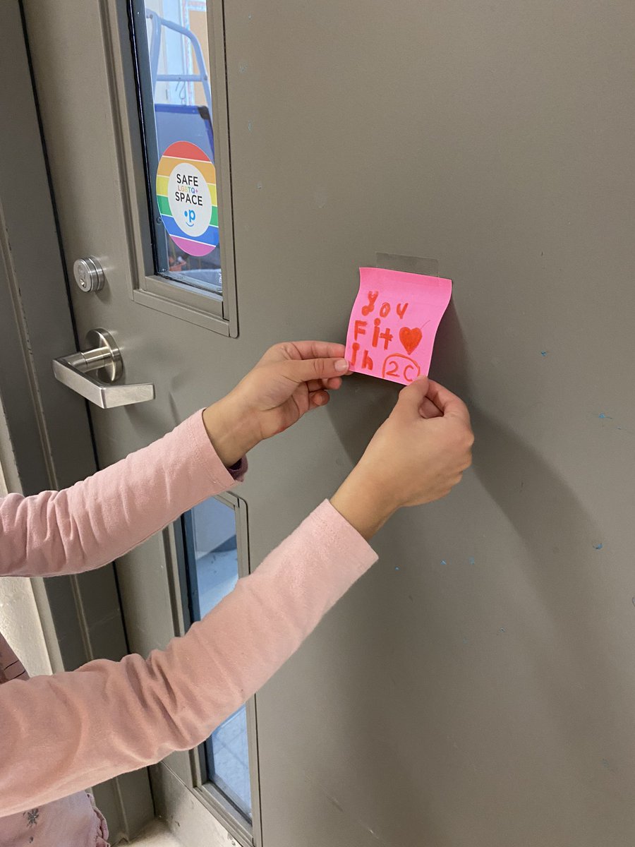 MrsPungitore's tweet image. Posting powerful messages around the school to spread kindness and love 💕 #LiftEachOtherUp #PinkShirtDay @TribuneDrive