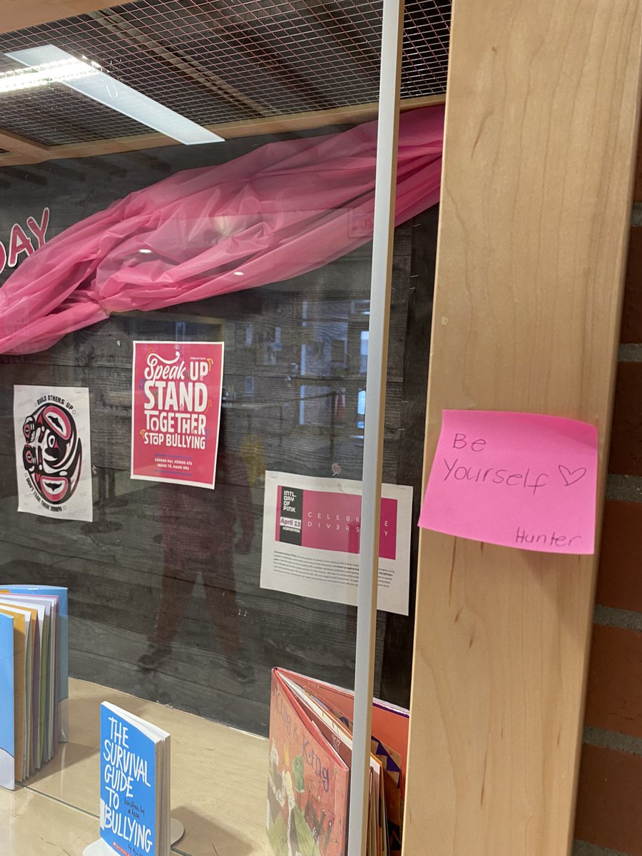 MrsPungitore's tweet image. Posting powerful messages around the school to spread kindness and love 💕 #LiftEachOtherUp #PinkShirtDay @TribuneDrive