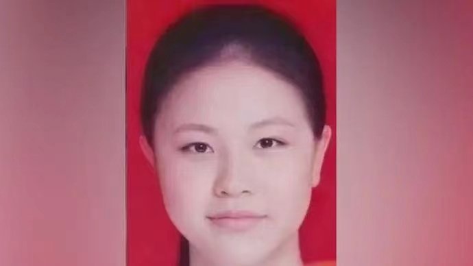 #寻找李莹#   
我只想问：即便如你们所说铁链女不是李莹，我们伟大的国家就没有责任去继续寻找到李莹吗？李莹不应该被找到吗？
李莹就应该被漠视吗？