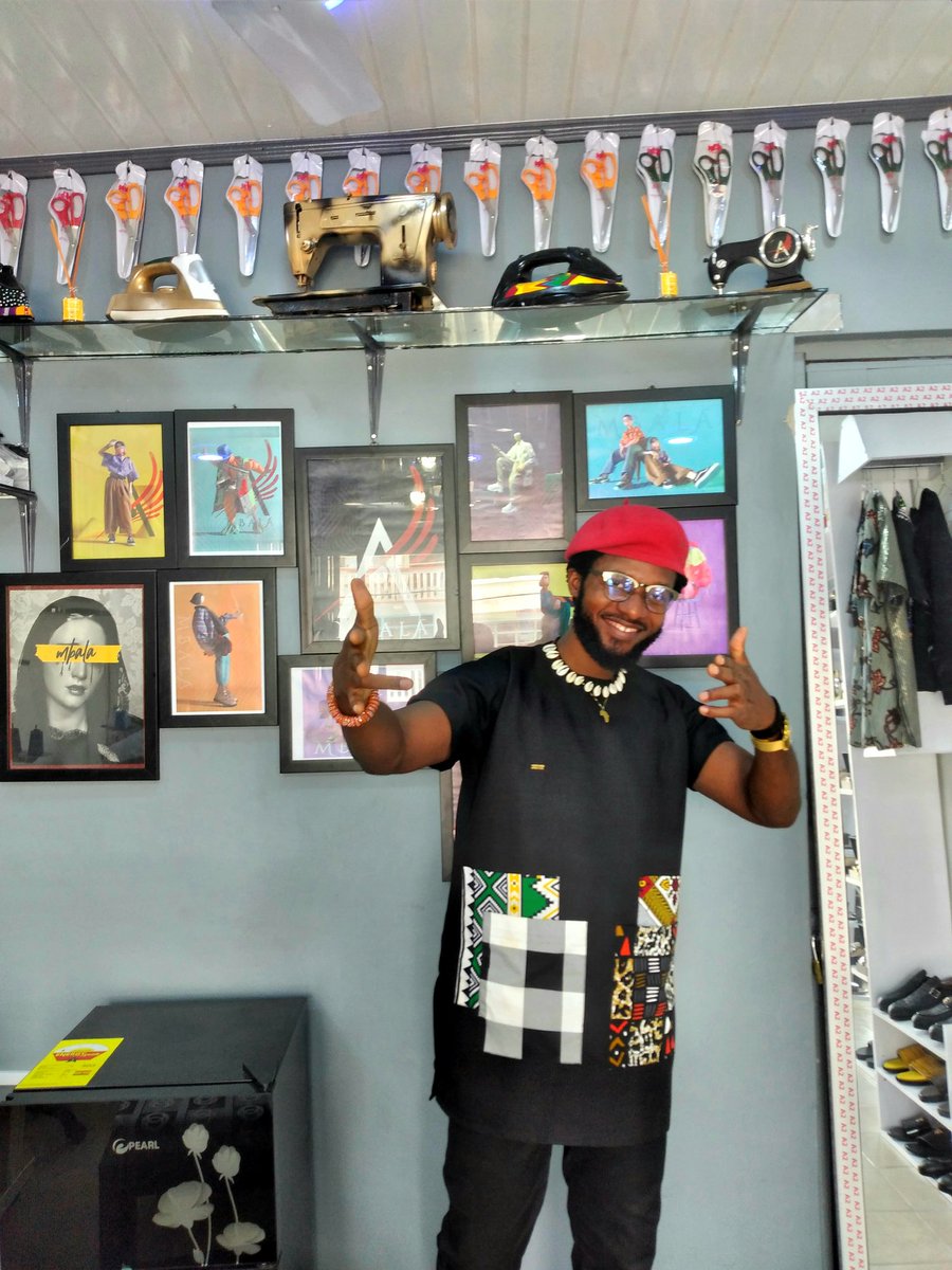 PmTheFinestMc's tweet photo. 🌍🇬🇭💥✊🏿🙏🏿📸💦 I am super proud of you @DesignerMbala I love ur new studio. Keep working the magic for us. One of the few who started costuming me 6years ago.

I still remember where you use to work. It was your bedroom/studio Inside Effiekuma. So glad seeing your new space ✊🏿 https://t.co/YDsdZB1IKF