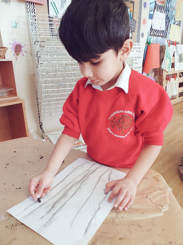 HIAMrsRadwan's tweet photo. "The wood was dark, the trees were tall .... today we have been using charcoal to recreate the scene! Drawing lines and using smudging techniques to represent  the woods.🌳🌳
@HiaNursery @HIAMissIllidge @HIAMissHarris https://t.co/DjZzwOMCmb