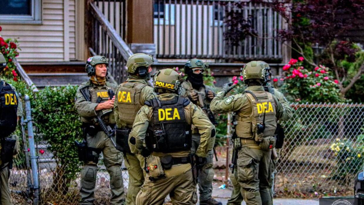 Twitter 上的 ¿Por qué es tendencia?：""DEA": Porque informan que la DEA  (United States Drug Enforcement Administration) empezó a operar en el país.  https://t.co/PkHOGoKgnw" / Twitter