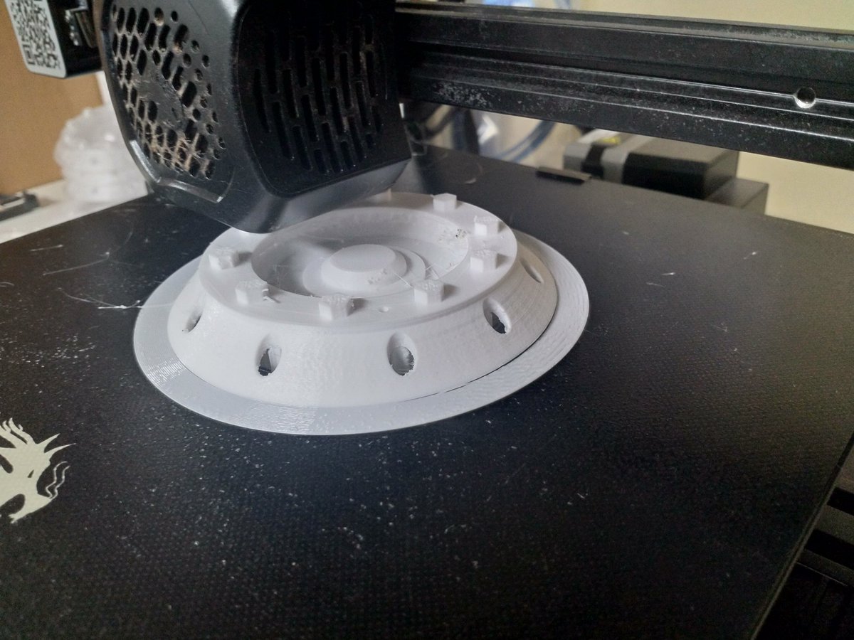 DAF_Model_NL's tweet photo. Rims disigned, 3D printed and mounted... https://t.co/AXqDl8Ui46