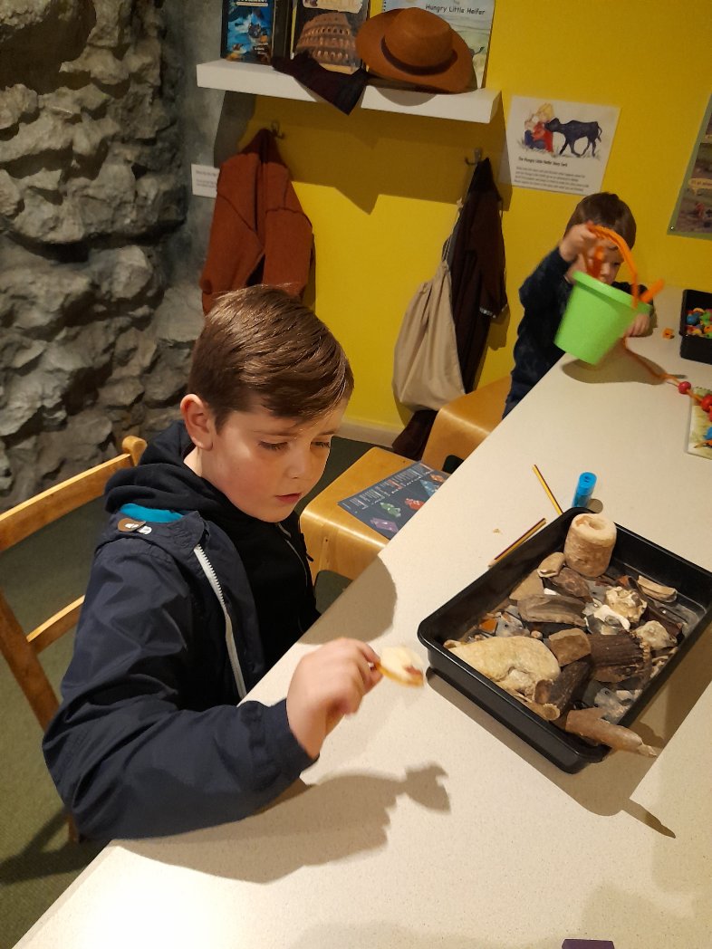 Gemmavickers85's tweet photo. @MrsIWB @wild_bank Preston wanted to show you some of the things he's been doing today. he's wrote his name in Egyptian hieroglyphs, been an archaeologist, seen some Lowry paintings, quill writing and had lots of other fun at stockport museum and staircase house 😊 https://t.co/D0LAH6NuvK