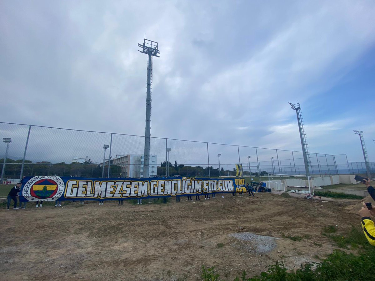 Kadın Futbol Takımımızı hazırlık maçında yalnız bırakmadık. 

#KıbrısUNIGFB #UNIGFB