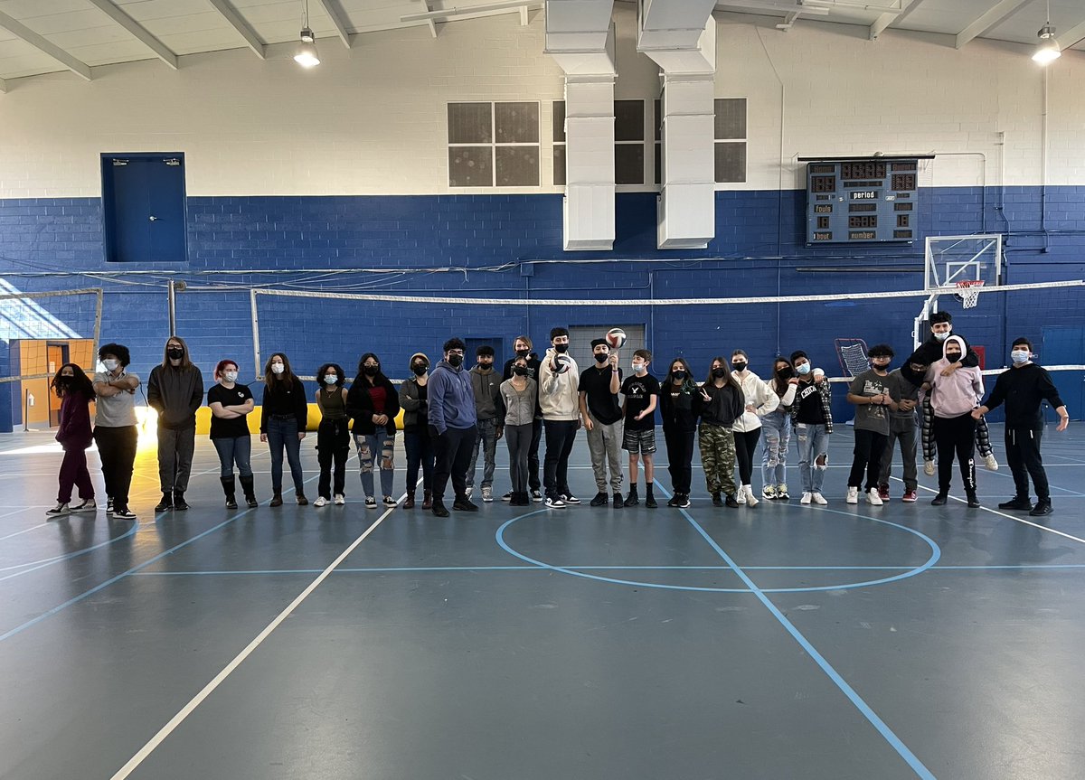 Sleu126's tweet photo. Championship round of our co.lab 🏐 tournament. 4 class periods, 3 wks of gameplay, 18 total teams, top team from each period faced-off today! Points for wins 🏆 and opponent assigned fair play 🤝👏🏿 👍🏽 got these teams here. #leydencolab #leydenpride #SportEdModel #iahperd https://t.co/eCnX3AB8Oo