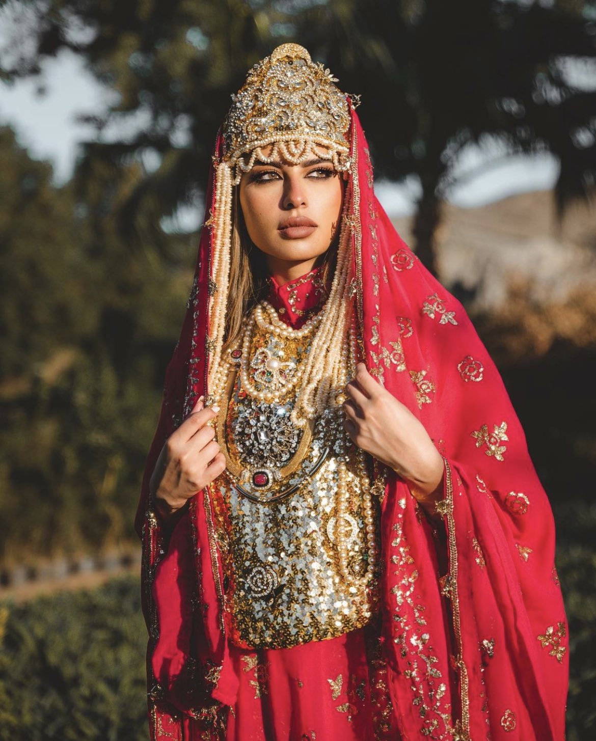 Share 141+ saudi traditional dress super hot - seven.edu.vn