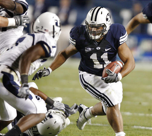 ByuPlayer's tweet image. Manase Tonga 2005-2009. 6'1" 238lb RB/FB from San Mateo CA

Running, blocking, receiving and more for the Cougs, Manase totaled 22 TDs and 1515 career yards

On Sept 22, 2007 he carved up Air Force to the tune of 110 all-purpose yards and 2 TDs

#BYUFootball #CougarBeastMode #BYU