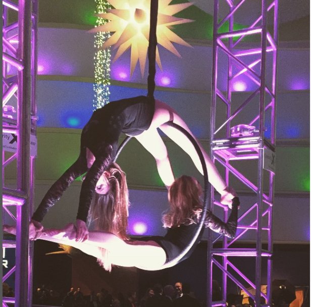 elementperforms's tweet photo. What a gorgeous duo hoop! 😍

Of course, our technically trained artists will give you the moment of your life!

#duohoop #circus #experienceELEMENT #Elementperforms #diversityincircus #letscreatemagic https://t.co/fmhpqhVk1E