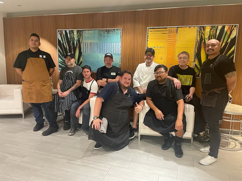 devourphoenix's tweet image. We can’t decide what looked better at Sunday’s 7 Chefs Dinner: the food or you guys! 😍 The biggest thank you to the chefs who made one of Arizona’s favorite events possible: Bernie Kantak, Donald Hawk, Josh Hebert, Kelly Fletcher, Brent kille, Bob Tam and Flip Isard.