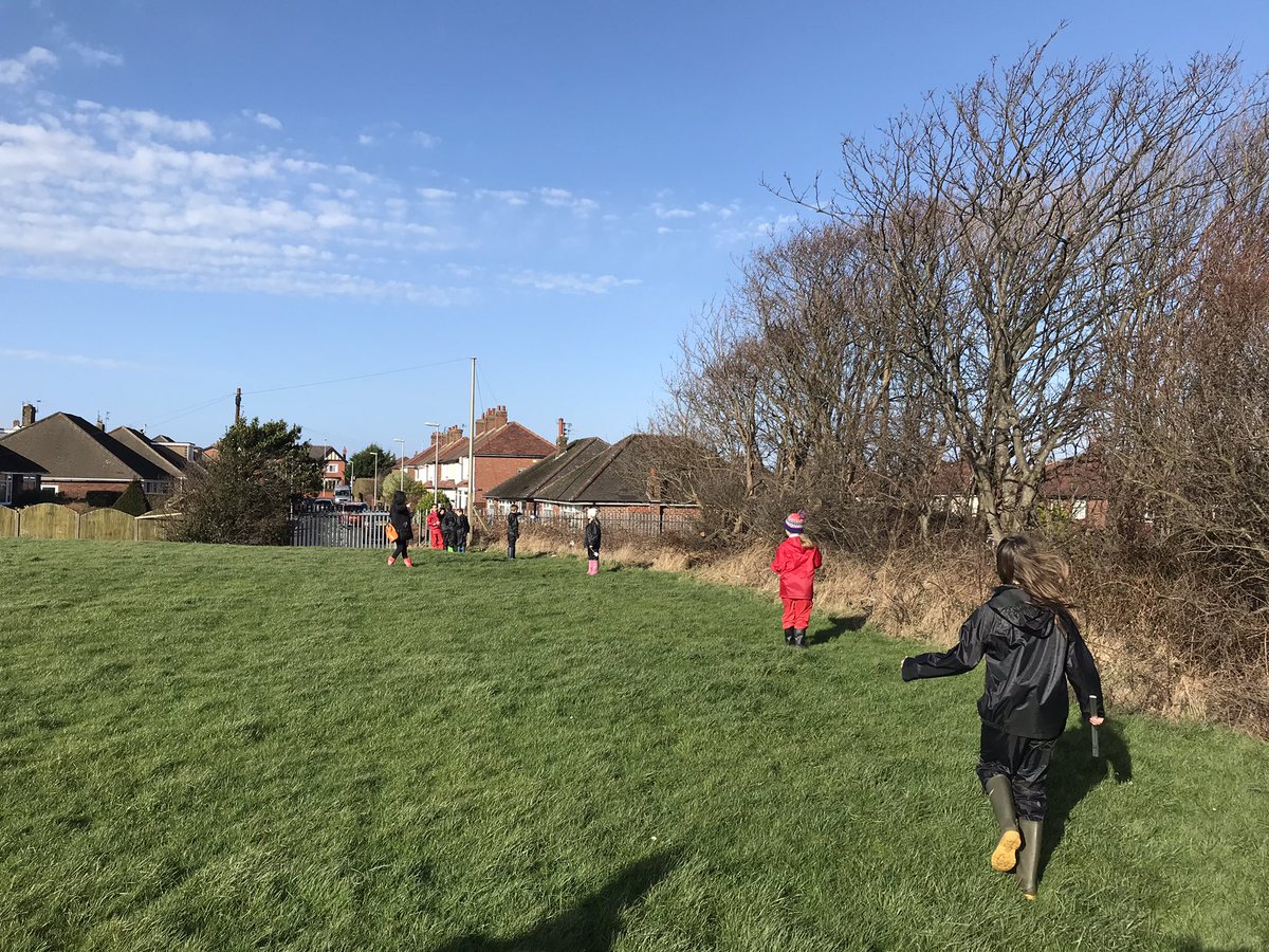 MrsBatemanFS's tweet image. When Forest school went outside we measured a scale model of the solar system, planted seeds and enjoyed the fresh air. @UnityBlackpool