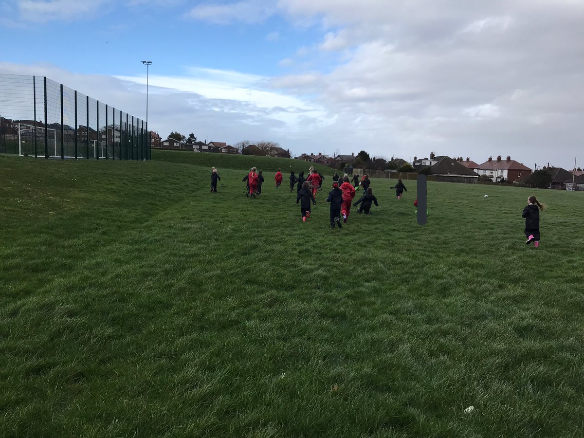 MrsBatemanFS's tweet image. When Forest school went outside we measured a scale model of the solar system, planted seeds and enjoyed the fresh air. @UnityBlackpool