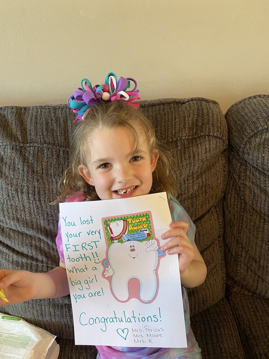 megsteakin3's tweet photo. love this new smile!! thank you to her wonderful teacher for making her feel so special!!🦷❤️ @MrsPericas @MrsDorozynski https://t.co/BbOAKzVgv2