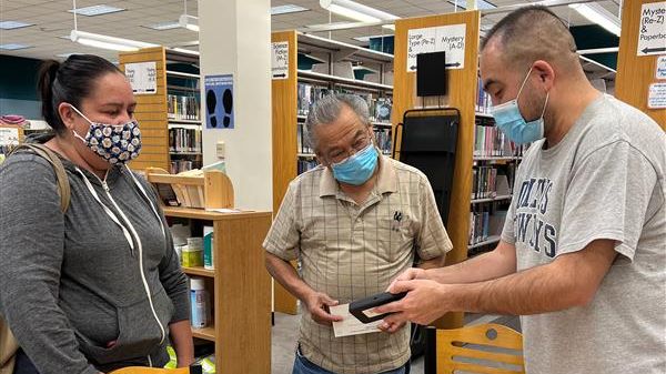 harriscountypl's tweet photo. Check out a free 5G Wireless internet hotspot with unlimited data with HCPL Connected. All you need is a  HCPL library card, or you can sign up for one at the library. Learn more at https://t.co/GDu3CkcsS8 Device availability is first come, first served. #HCPLConnected https://t.co/dtzBXW6yBC
