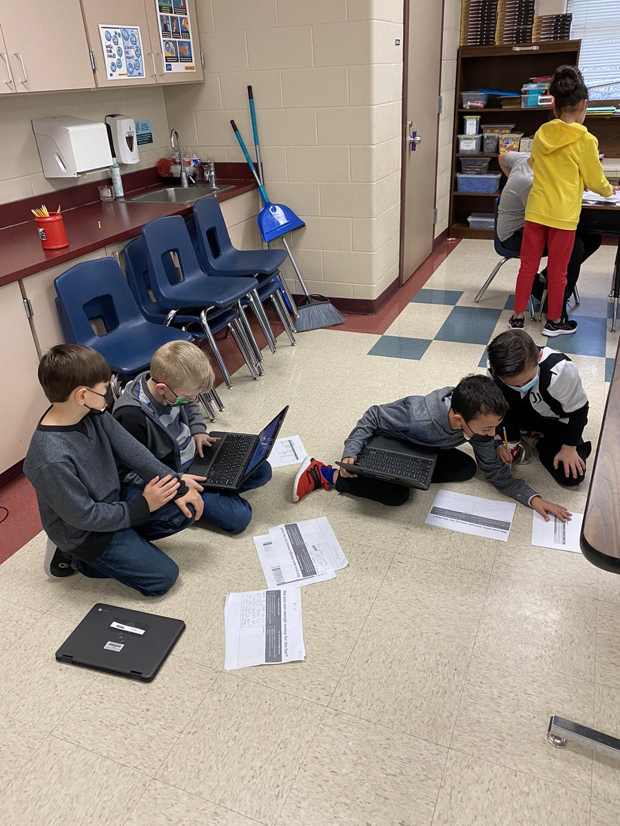 MissGranato's tweet photo. had so much fun seeing @lseNash class help each other complete their assignments. Love these students hearts and willingness to help others!💗💗💗 You are awesome Ms. Nash! https://t.co/fXwRXHqTMO