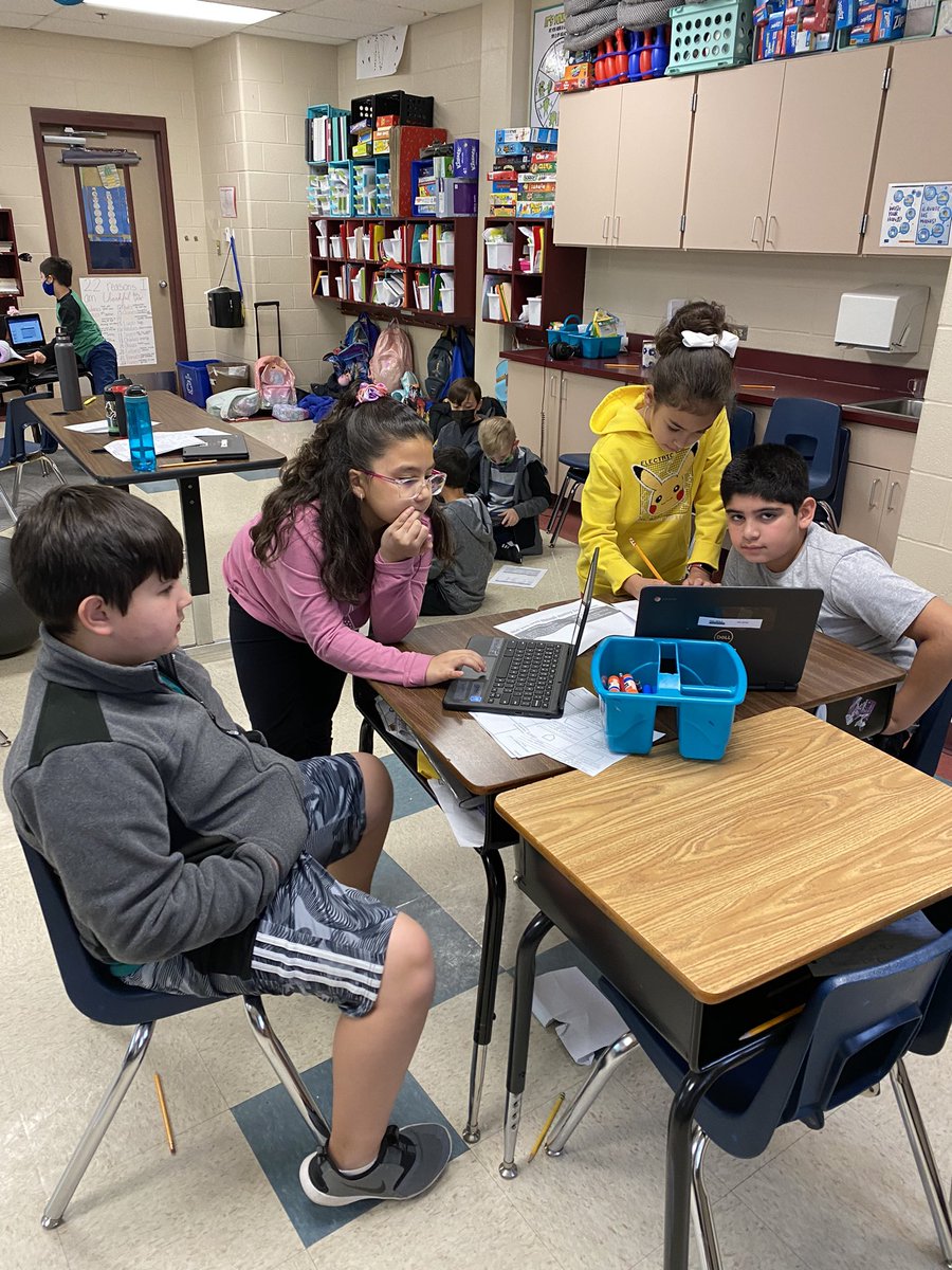 MissGranato's tweet photo. had so much fun seeing @lseNash class help each other complete their assignments. Love these students hearts and willingness to help others!💗💗💗 You are awesome Ms. Nash! https://t.co/fXwRXHqTMO