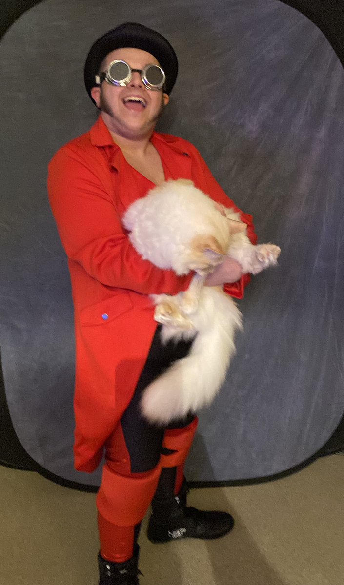 mrdavidjwilson's tweet image. Why do you bother with that wrestling photo malarkey, they ask.
I say , it makes people happy . 
This man was exceedingly 😃 @RefDylanB