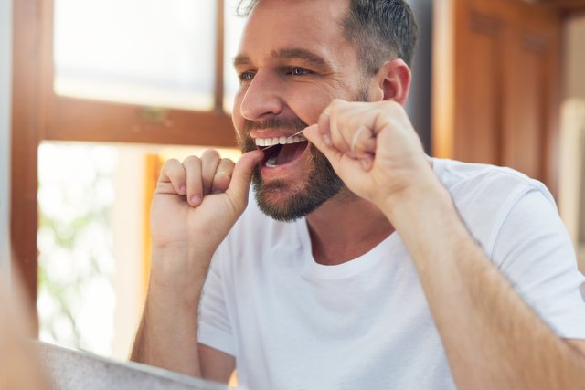 ChoiceNpt's tweet photo. "Ever wondered if it's better to floss before or after brushing?" @dentistry #dentalcare #dentists #toothcare https://t.co/RuPsh7ueZZ https://t.co/IvGZrUOXWa