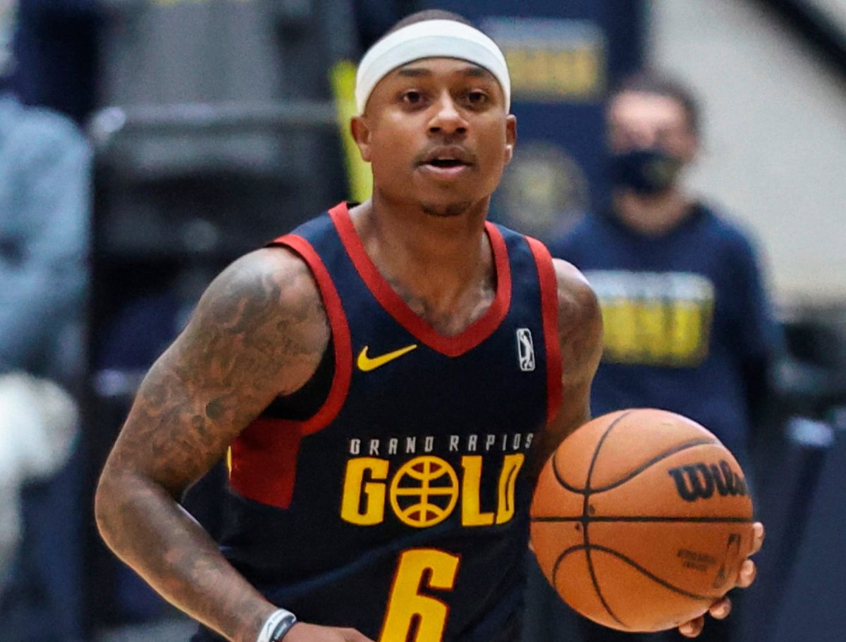 TheHoopCentral's tweet photo. Isaiah Thomas today in the G-League:

45 Points 
5 Assists 
3 Rebounds
52% FG

🔥🔥🔥 https://t.co/ZJfdYNr5Xd