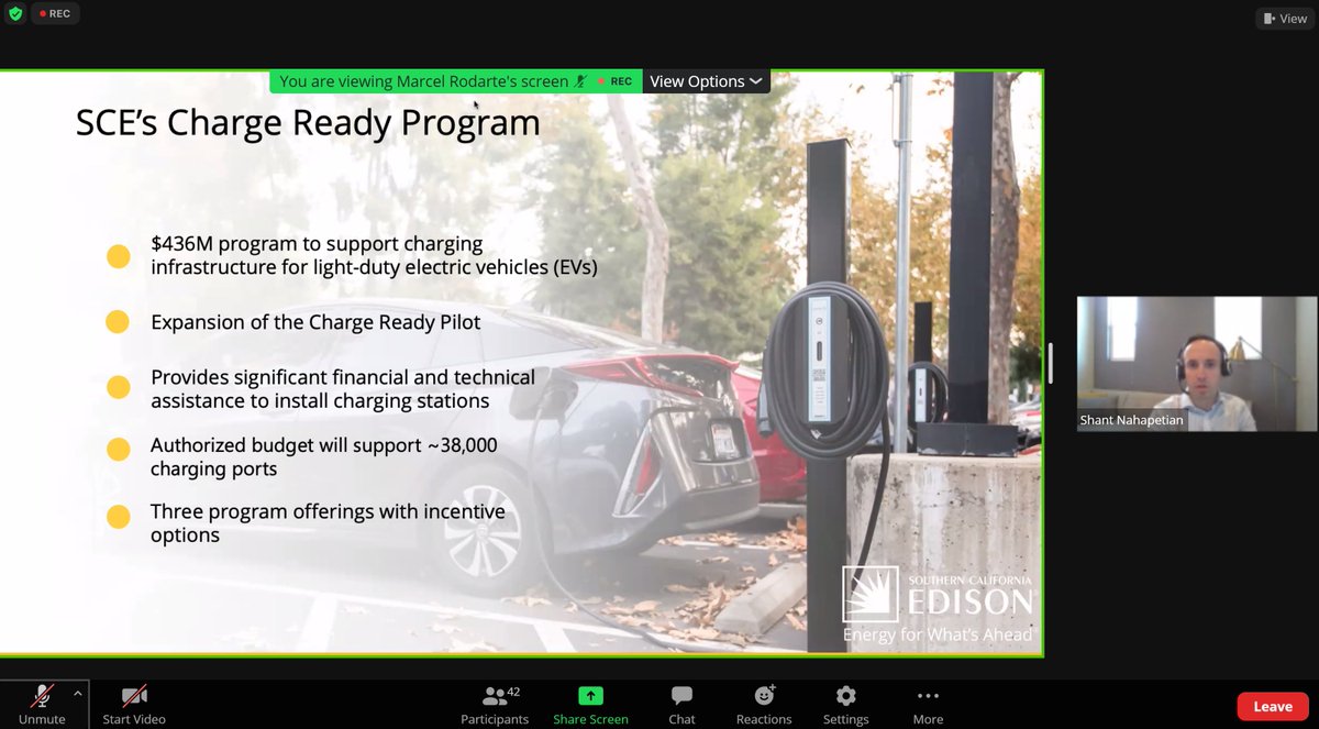 SCE_HaigK's tweet photo. It was a pleasure for @SCE_PublicAff to present our #ChargeReady Program for #EV charging infrastructure during @contractcities #CityManagers meeting.
Thx for hosting us Pres. @waronek & @MarcelRodarte! https://t.co/GruUvRYWVJ