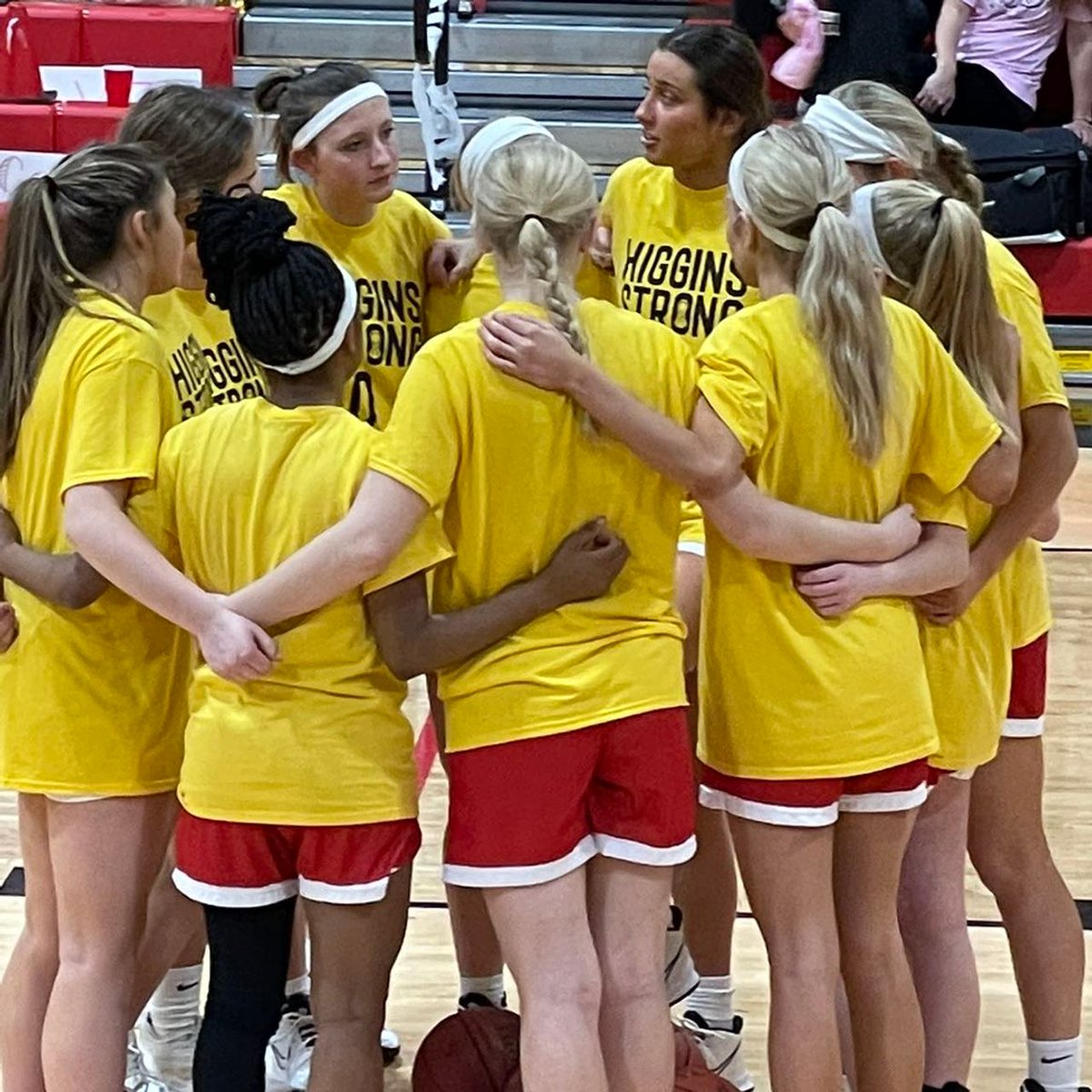 UASTL_Athletics's tweet photo. We talk about the importance of being a good teammate and one way to do that is to show your teammate you care. Our basketball did just that with their Higgins Strong shirts. We love and support you Molly and family! #higginsstrong #thisisgood#ursulineathletics https://t.co/nzkkO2D3Kk