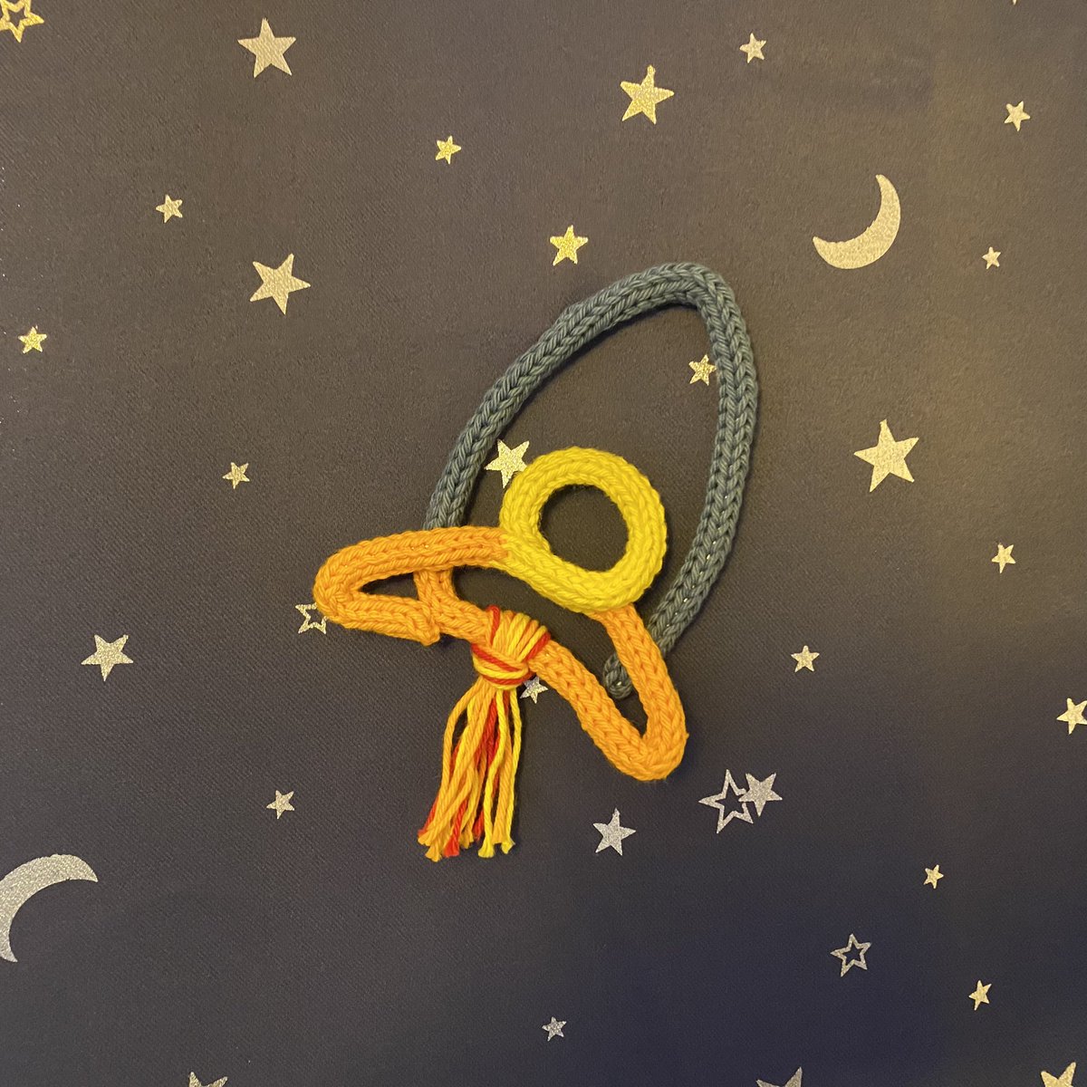 TheWoolwinder's tweet photo. Rockets🚀 

Perfect little touch for a budding space explorer’s room! Choose the colours to match your decor. 

 🛍 https://t.co/NsT58OHZ8X

#rocket #spacedecor #knittedwire #fundecor   #lovecrafts #wiredecor #childsbedroom #woolcraft #handmade #knittedwithlove #shopsmall https://t.co/23v1T2a1HZ