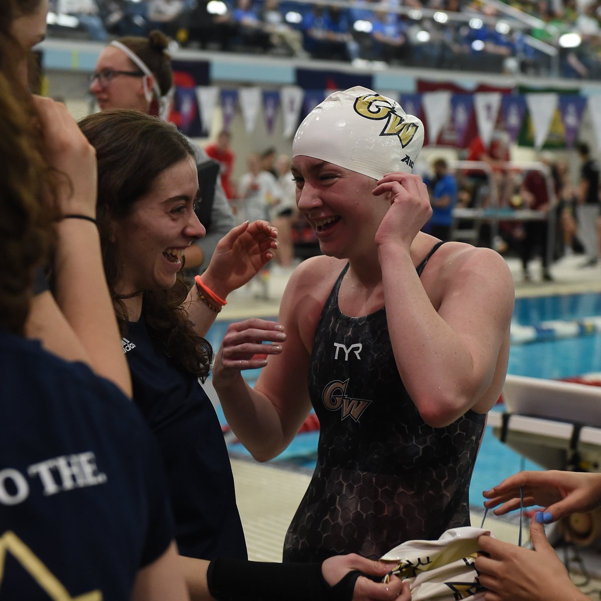 GW Swimming & Diving tweet media