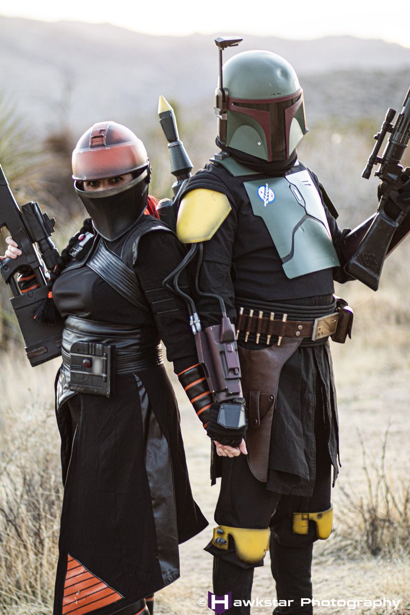 batcap50's tweet photo. In our version of #TheBookOfBobaFett    , Boba and Fennec are madly in love and run off to Joshua Tree NP for the weekend.
Photos by @CosplayHawkeye
#starwars #BobaFett #fennecshand @MingNa https://t.co/TwkJzDDN1s