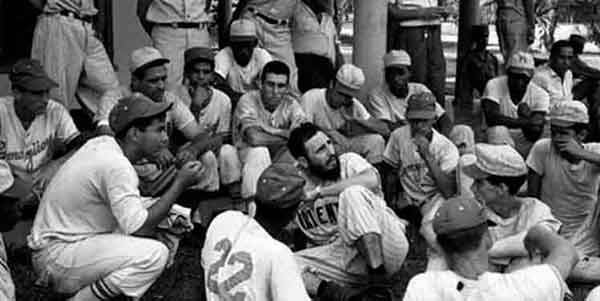lisaracorona1's tweet photo. Al @InderCuba y a todo su colectivo nuestro abrazo y felicitación en el aniversario 61 de creado por iniciativa de #FidelVive. Él hizo posible llevar a todos los rincones del país la actividad física para contribuir al desarrollo físico y moral de las personas. #CubaVive https://t.co/CxAYYywe7n