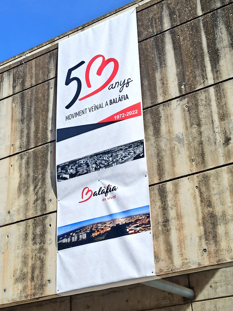 L'Associació de veïns de #Balàfia va iniciar ahir l'any commemoratiu del seu #50èAniversari amb un acte a la sala d'actes del Centre Cívic del barri i que comptà amb una nombrosa assistència.

Feliç 50è aniversari 🎂, #BalàfiaÉsViva 💪