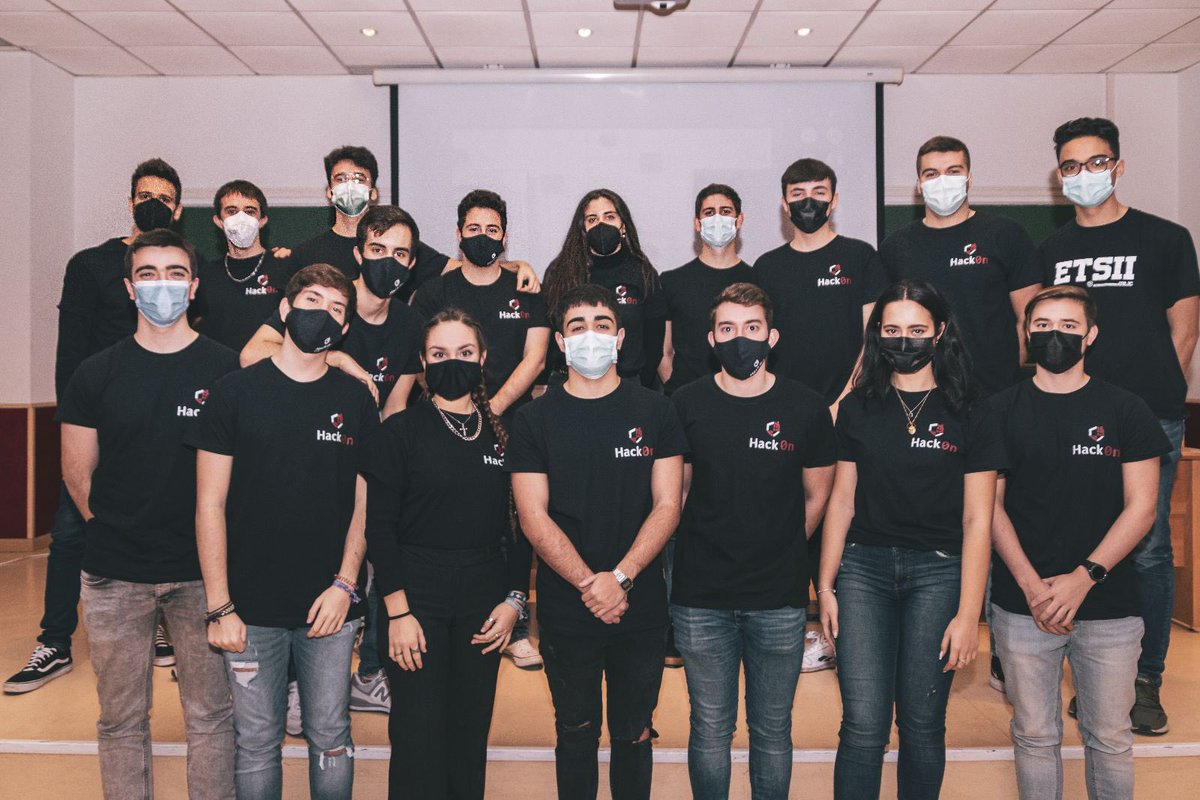 HackOnURJC's tweet image. Hola a tod@s! 👨‍💻👩‍💻
Este es el equipo de voluntarios y organizadores que han hecho posible la #HackOn2022.  💻
Un grupo de estudiantes que gracias a su esfuerzo consiguen sacar este maravilloso evento adelante.
Nos vemos el próximo año, con nuevas ponencias y talleres🤓.