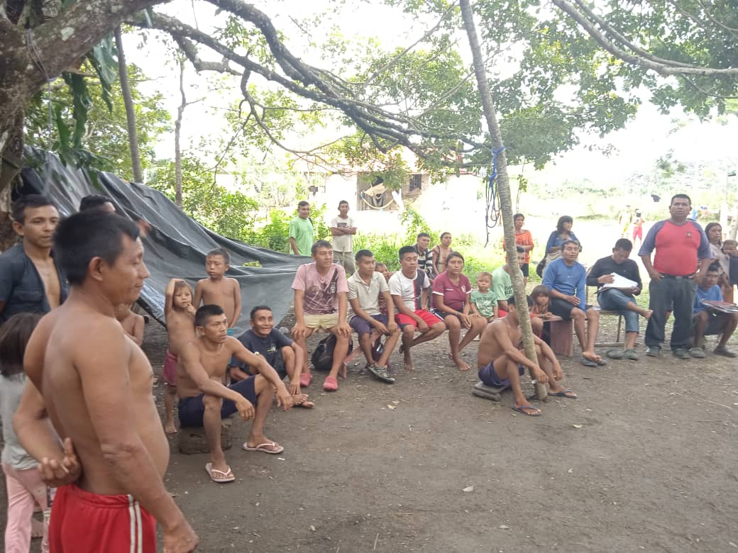 TupacCamilo's tweet photo. #AltoOrinoco #Amazonas Dice presente En lá Asamblea para el proceso de postulacion de los delegados y delegadas Al V congreso del #PSUV y el IV congreso de lá @JuventudPSUV #Indigenas @NicolasMaduro @dcabellor @jorgerpsuv @taniapsuv @CLARAVIDALV @MaldonadoNicia @MINPIOFICIAL https://t.co/ddYlfQngzs