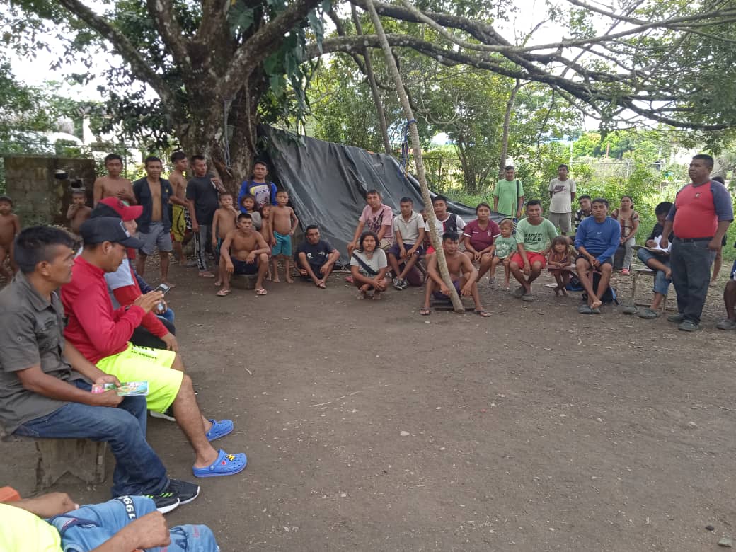 TupacCamilo's tweet photo. #AltoOrinoco #Amazonas Dice presente En lá Asamblea para el proceso de postulacion de los delegados y delegadas Al V congreso del #PSUV y el IV congreso de lá @JuventudPSUV #Indigenas @NicolasMaduro @dcabellor @jorgerpsuv @taniapsuv @CLARAVIDALV @MaldonadoNicia @MINPIOFICIAL https://t.co/ddYlfQngzs