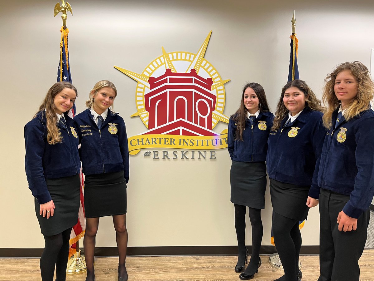 ErskineCharters's tweet image. Future Farmers of America (FFA) from Calhoun Falls Charter School and Lowcountry Leadership Charter School attended FFA Day at the SC State House and visited the Institute&apos;s office! #MoveTheNeedle @CFCSFlashes @LLCS_NaviGators