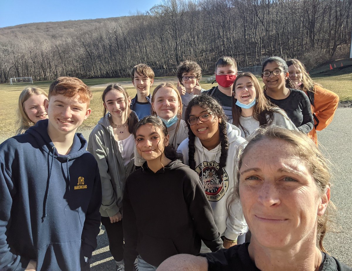 jefftwpmusic's tweet photo. JTMS Tri-M having a productive meeting outside! https://t.co/jaNxxLxhSw