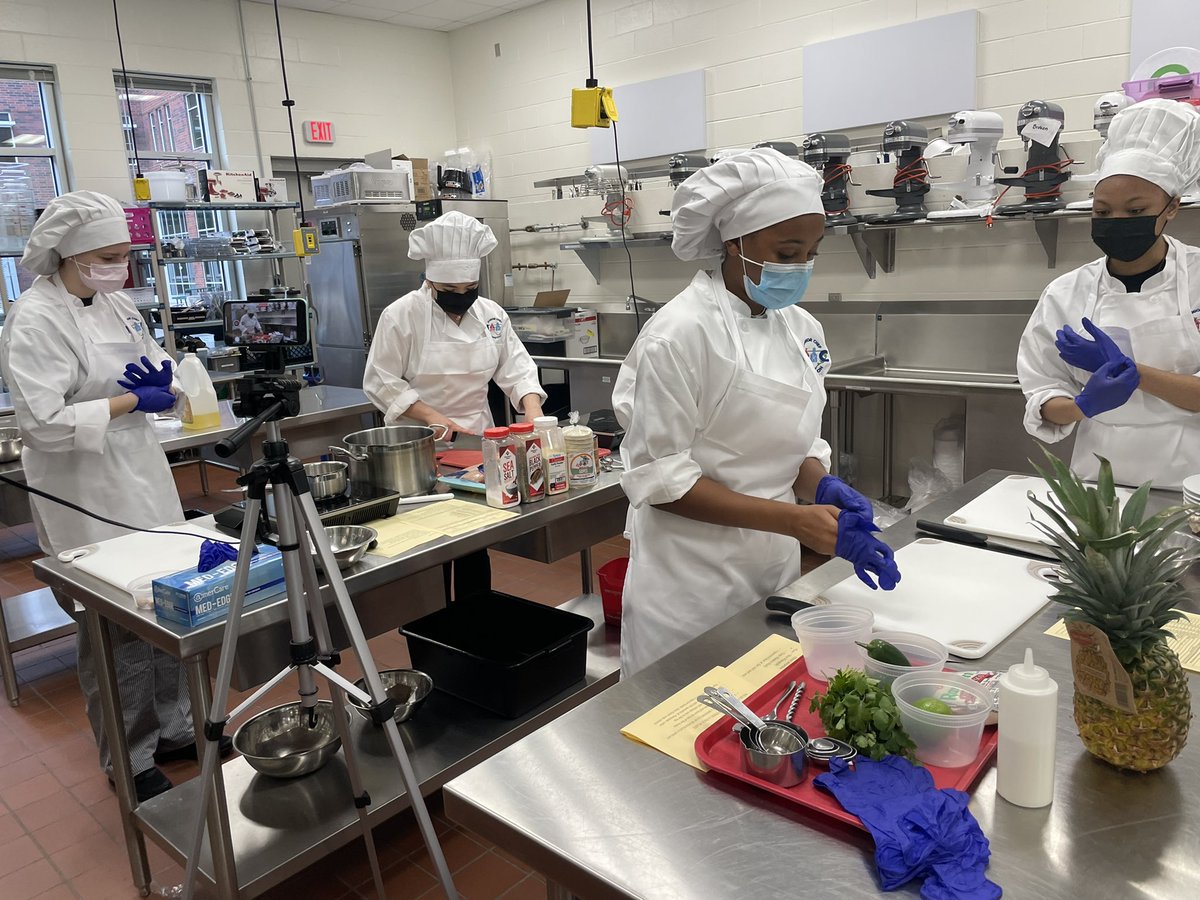 apexculinary's tweet photo. These ladies have put in long hours to get to their final film! Here is a little sneak peak of this eveningโs final run through! #jrchef #letsgogirls #ctemonth https://t.co/PhMIlPtjvS